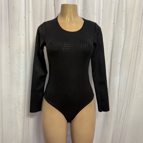 Tops - Black Long Sleeve Snake Print Bodysuit